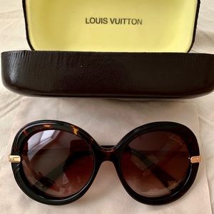 LOUIS VUITTON Sunglasses
